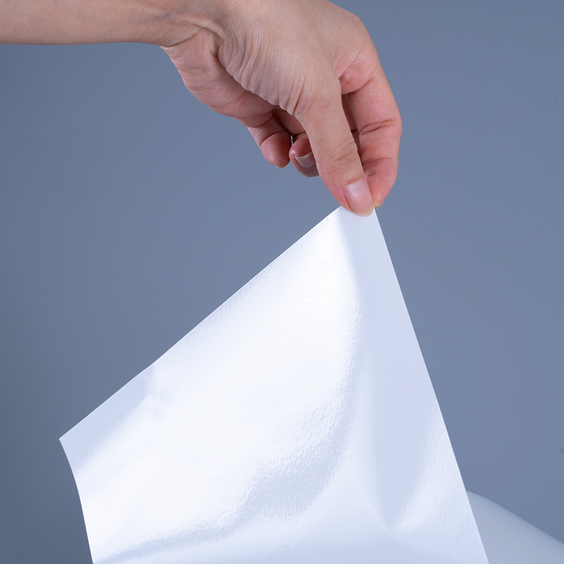 25mic lesklý PET vinylový filmový materiál štítků s akrylovým lepidlem Jumbo role pro inkoustový tisk