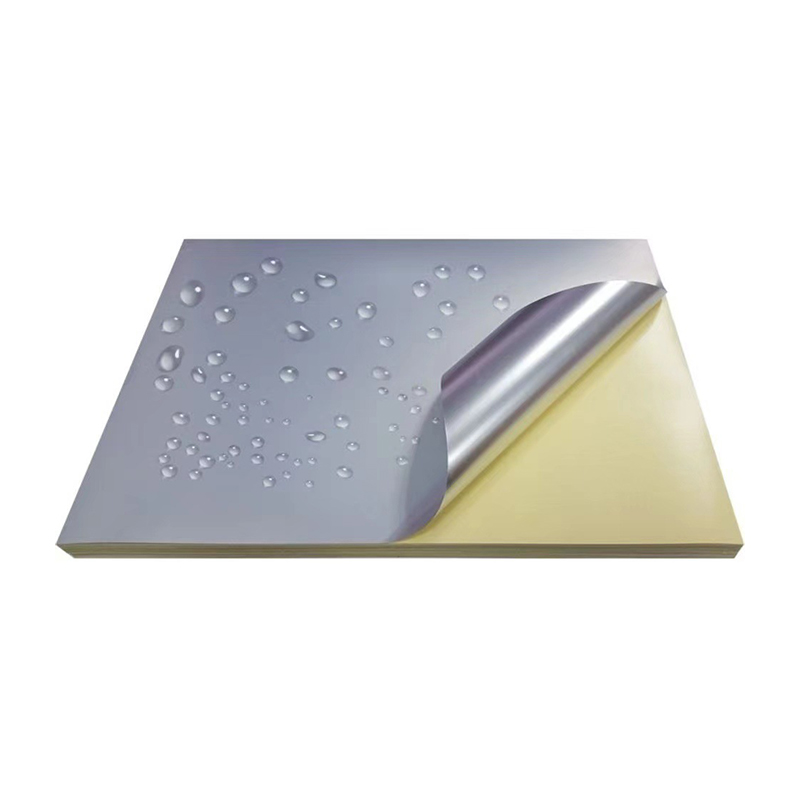 Materiály 50mic Matt Silver PET Label se silným rozpouštědlovým lepidlem a povlakem na bázi oleje